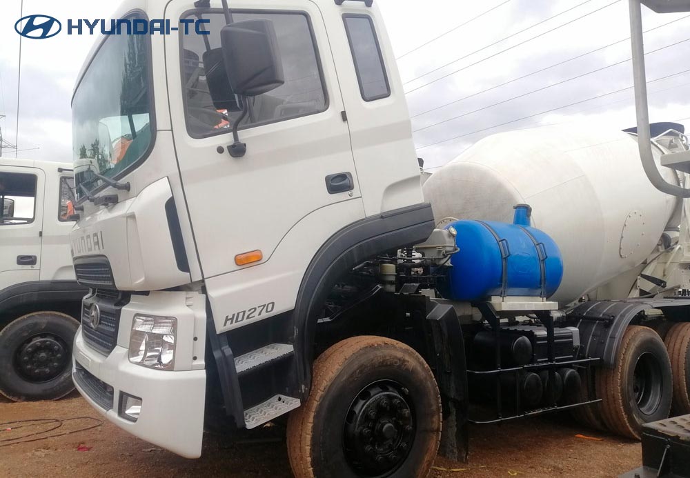 xe_hd270_bon_tron_be_tong_7m3